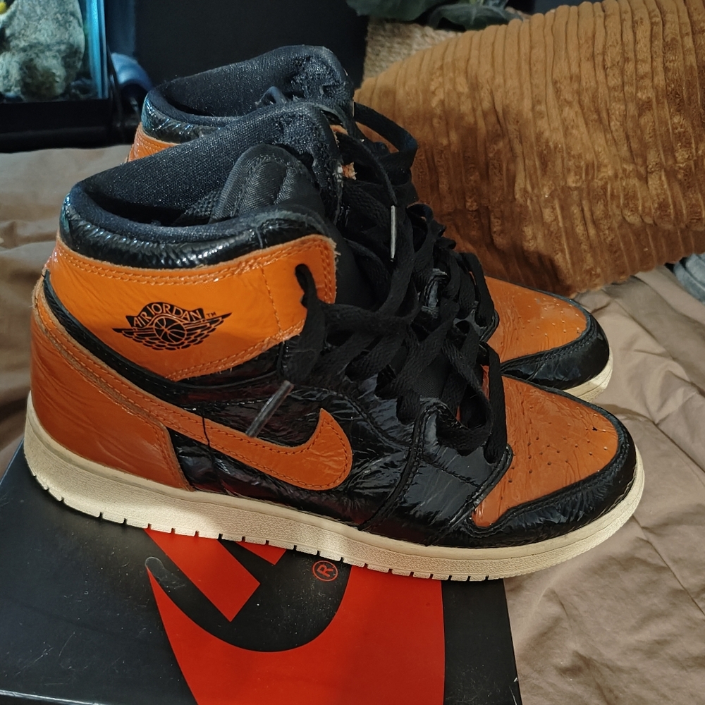 Jordan 1's Shattered Backboard Sneakers